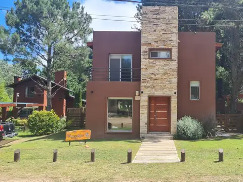 Alquiler Casa En Mar De Las Pampas Para 8 personas Con Pileta