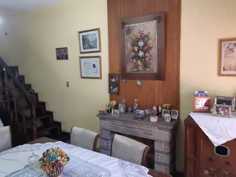 Casa en Venta con 3 cocheras
