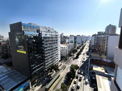 Venta departamento semipiso de 4 ambientes con dependencia y balcón terraza en Núñez