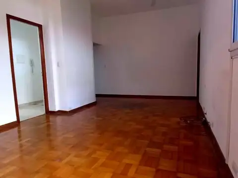 Avenida Rivadavia 4000, Piso 2