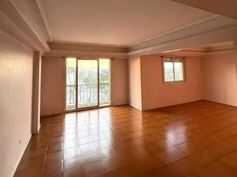 Venta luminoso 4 ambientes al frente Lanús