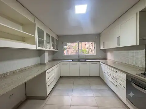 Departamento 5 ambientes con 3 baños
