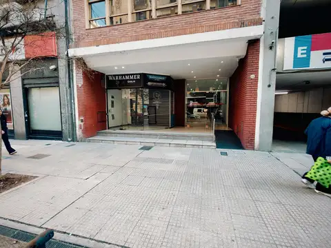 Excelente oficina en zona tribunales a la calle. 120 mts. luminosa