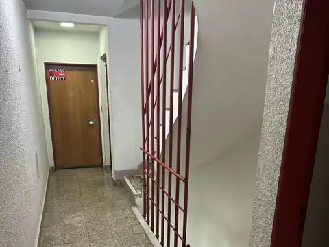 Santander 1200, Piso 2