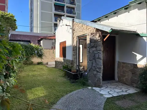 Alquiler . Martinez - P.H- 4 ambientes -jardin - 1cda Avenida Sta Fe-