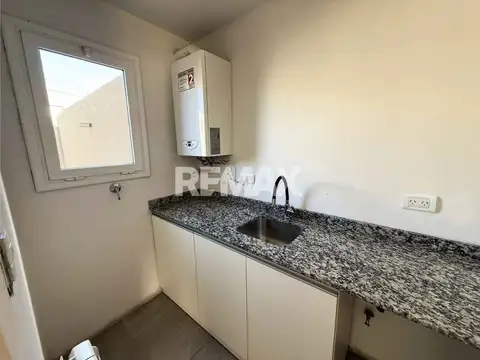 Depto Tipo Casa 5 ambientes con 1 baño
