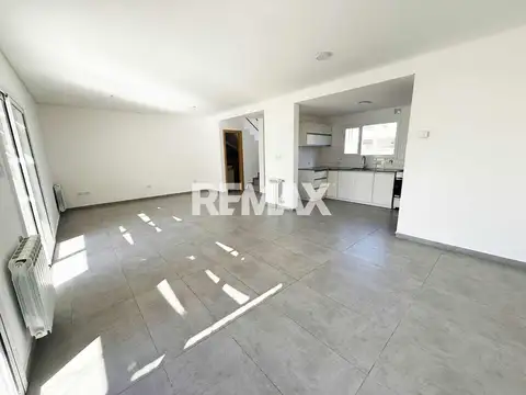 Depto Tipo Casa en Alquiler de 5 ambientes