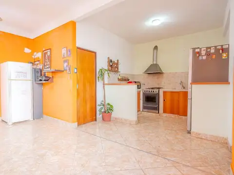 VENTA PH 3 AMB CON BALCON EN FLORES. APTO CREDITO