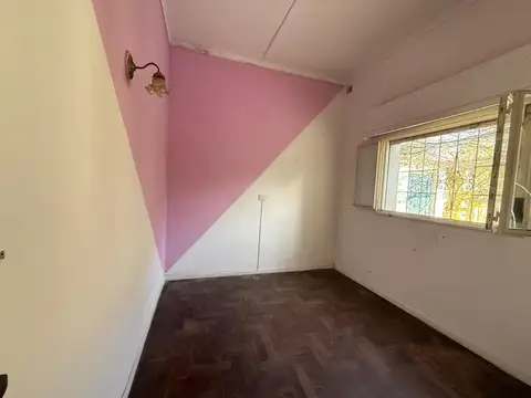 VENTA CASA TEMPERLEY 4 AMB.COCHERA Y FONDO LIBRE, APTA CRÉD.