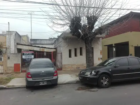 Casa de 3 ambientes + departamento de dos ambientes