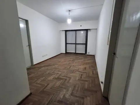 Departamento de un dormitorio con balcón en Alquiler en Pte Roca al 100 En Rosario