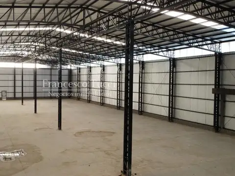 Galpon en Venta 28  mts Frente