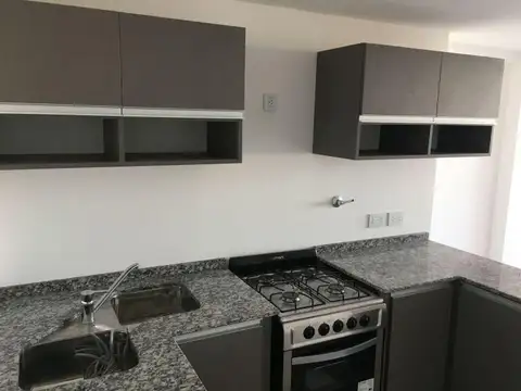 OLIVERA, AV. 100, Piso 8