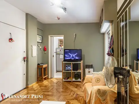 Paraguay 4300, Piso PB