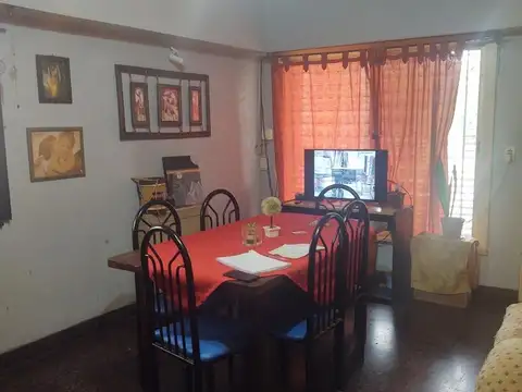 CHALET EN DOS PLANTAS EN EXCELENTE ZONA - ACEPTA PERMUTA