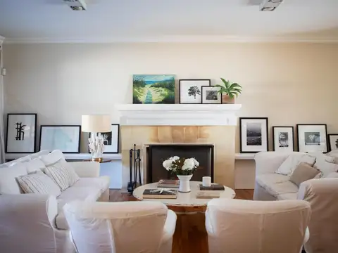 Casa en Venta con 4 cocheras