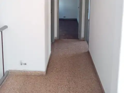 Ph 3amb 1º Piso al frente c/ entrada Independiente