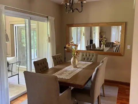 Casa en Venta con 1 cochera