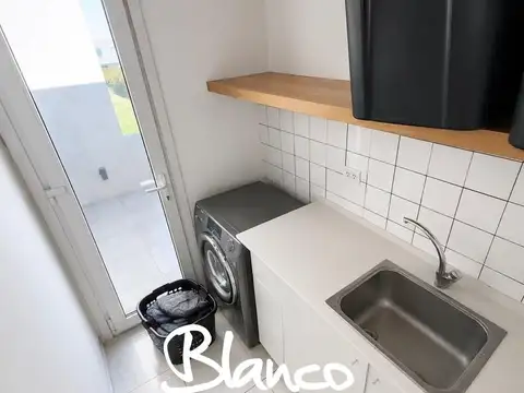 Casa en Alquiler Temporal en Puertos, USD 5.000