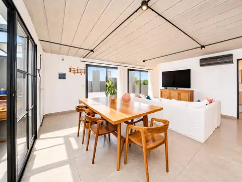 VENTA DUPLEX 4 AMB C/COCHERA-TERRAZA PROPIA MUNRO