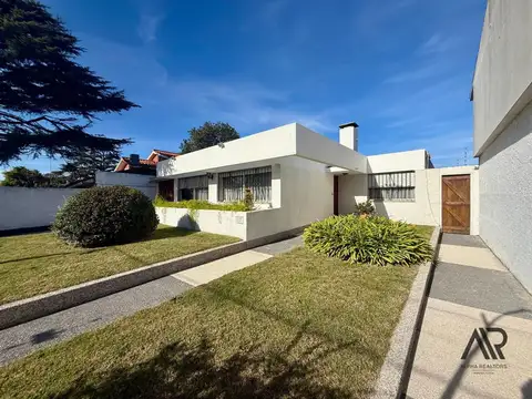 Casa en venta de 3 dormitorios c/ cochera en Carrasco