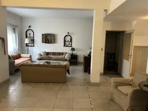 Casa en Alquiler en Villa Adelina, $ 3.500.000