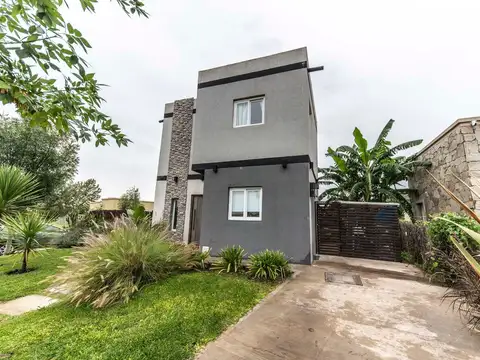 Casa en Venta con 1 cochera