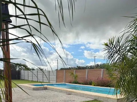 Casa 2 ambientes con 1 baño