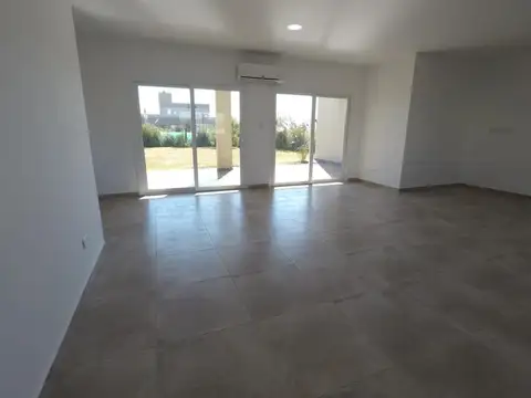 Casa en Venta en Haras Santa Maria, USD 240.000