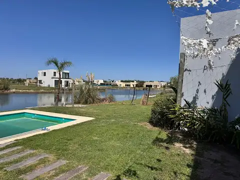 Casa  en Venta en Barrio Privado el Ensueño, Escobar, G.B.A. Zona Norte