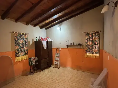Casa 3 ambientes con 1 baño