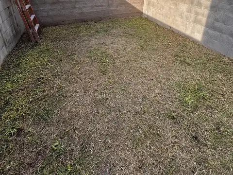 Casa 4 ambientes con 1 baño