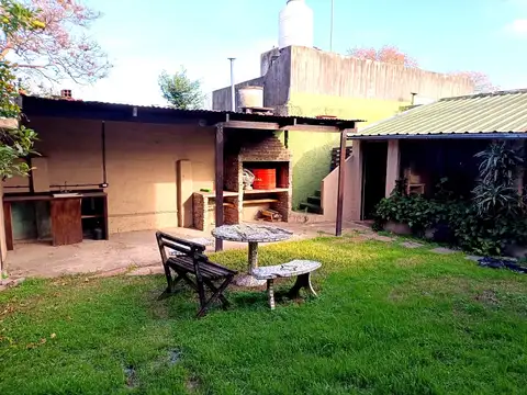 TIPO CASA CONTRAFRENTE 4 AMB MAS JARDIN Y TERRAZA