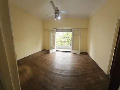 Depto Tipo Casa en Alquiler en Monte Castro, $ 2.300.000