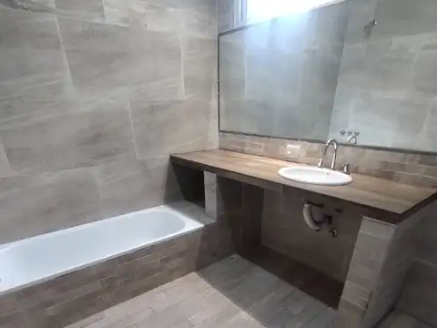 Casa 7 ambientes con 3 baños