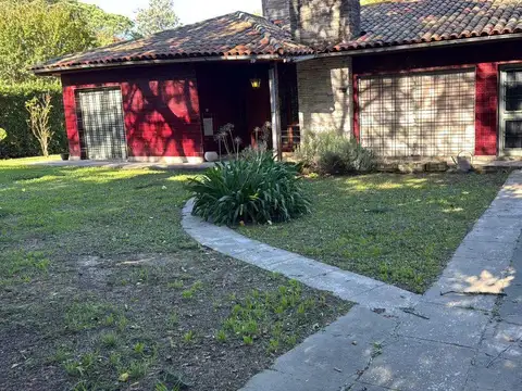Casa 5 ambientes con 1 baño