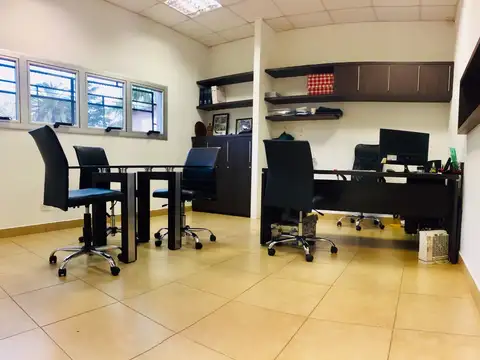 Oficina sobre Panamericana. Excelente imagen corporativa. Edificio sobre lote propio.