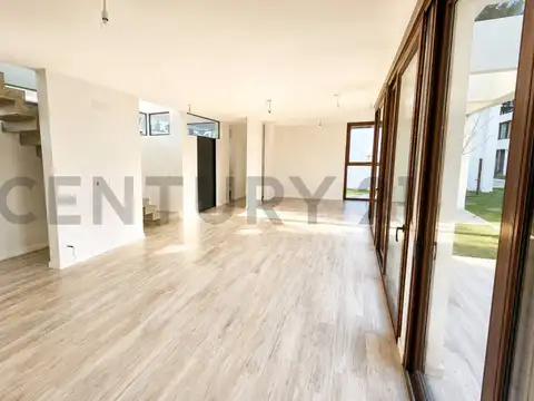 Casa 4 ambientes con 3 baños