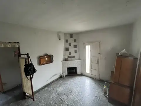 Casa 3 ambientes con 1 baño