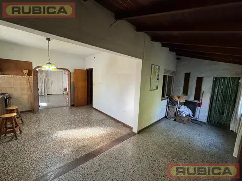Casa 5 ambientes con 1 baño