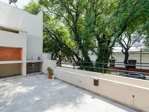 Venta PH 4 ambientes con patio y terraza en Villa Ortuzar