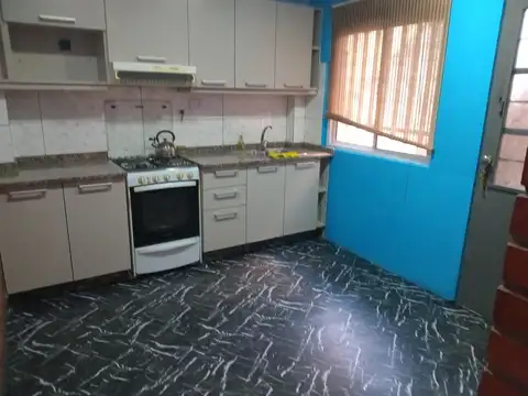 Depto Tipo Casa 3 ambientes con 1 baño