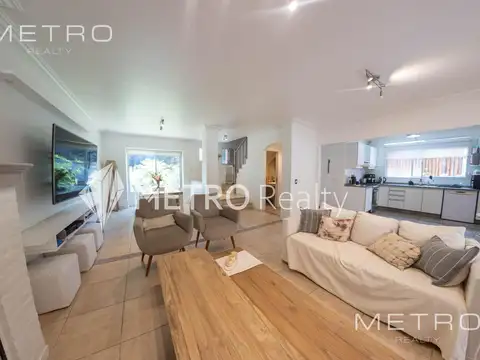 Casa 6 ambientes con 4 baños