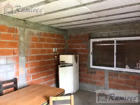 Casa 2 ambientes con 1 baño