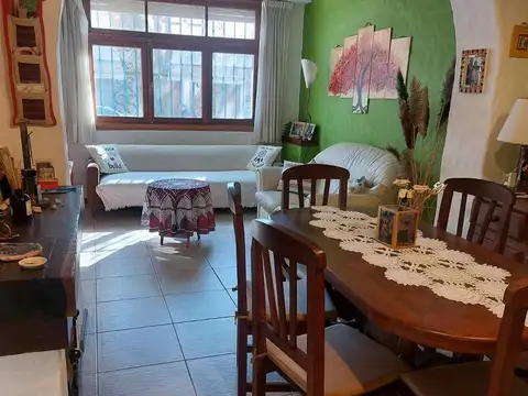 Depto Tipo Casa en Venta 56 años