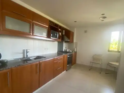 Calle 10 entre 43 y 44 500