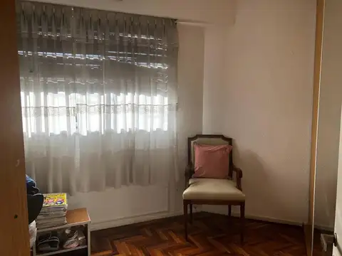 3 AMBIENTES AL FRENTE CON BALCON MUY LUMINOSOS