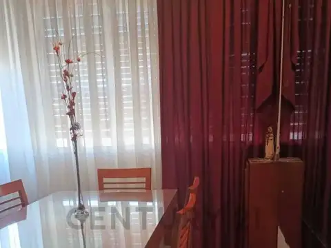 Departamento de 2 dormitorios, 4 ambientes, en La Plata, provincia de Buenos Aires.