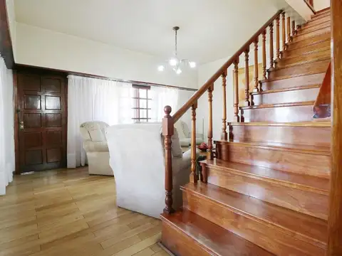 CASA EN VENTA ECHEVERRIA AL 1500 ESQ CASACUBERTA WILDE