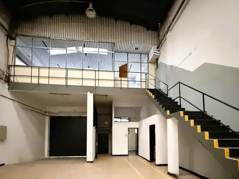 DUEÑO ALQUILA Galpón 300 M2 ZONA INDUSTRIAL Villa Martelli